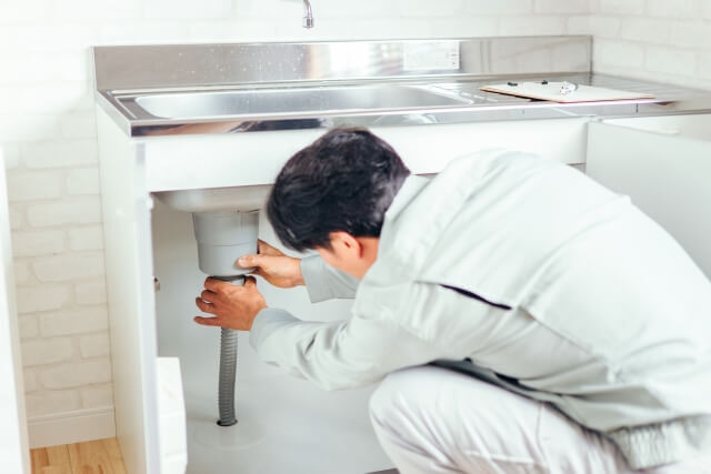 キッチンの床下からの水漏れなら生活水道センター